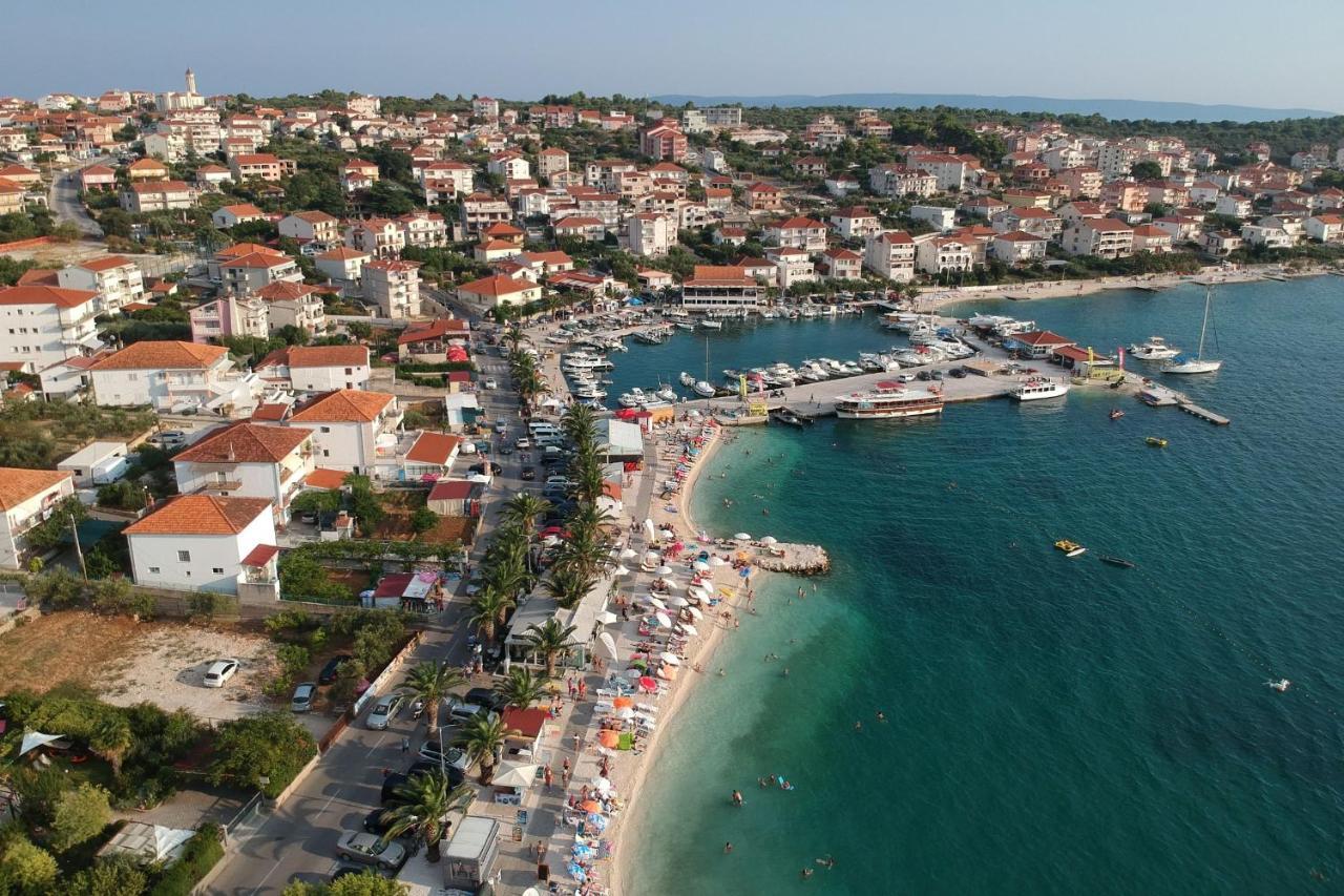 Island Resort Mihaela - Happy Rentals Трогир Екстериор снимка